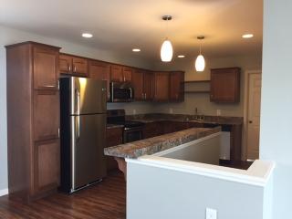 130 Cottage St, Ravena, NY 12143-1703