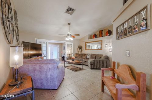 5738 Michigan Ave, Glendale, AZ 85308-7240