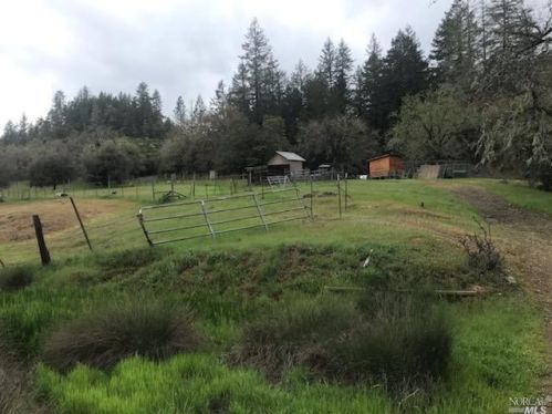 5480 Canyon Rd, Willits CA  95490-9242 exterior