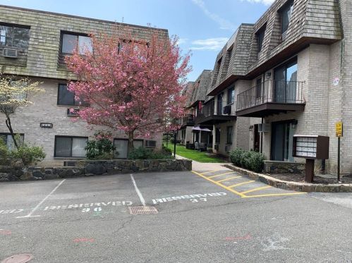 555 Central Park Ave, Scarsdale, NY 10583-1018