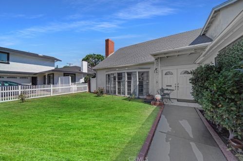 1729 Bayou Way, Seal Beach, CA 90740-5752