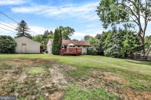 29 Holly Rd, Southampton PA 18966-3029 exterior