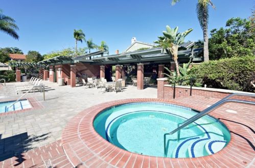 24 Westport, Manhattan Beach CA  90266-7227 exterior