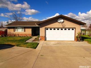 3913 California Ave, Riverbank, CA 95367-3008
