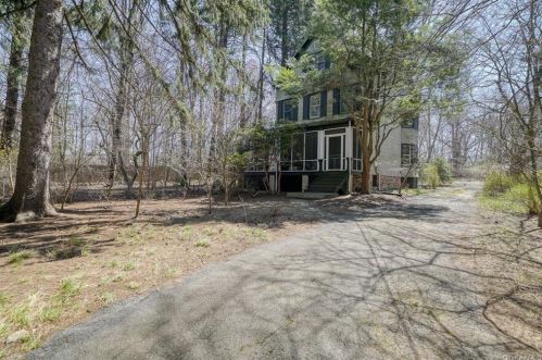 53 Demarest Mill Rd, West Nyack, NY 10994-1513