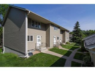 616 Oak Park Ln, Hopkins, MN 55343-8381