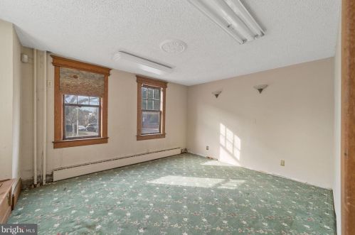 348 State St, Trenton, NJ 08618-5704