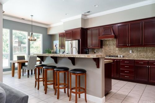 416 Southbury Ln, Chico CA  95973-8230 exterior