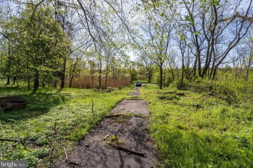 1704 Dreshertown Rd, Dresher PA  19025-1303 exterior