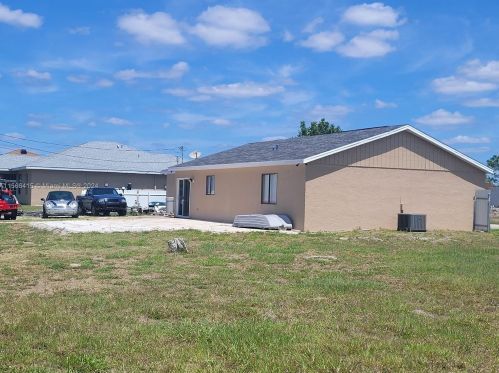 2816 5th Pl, Cape Coral, FL 33909-8878