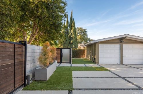 3014 Shipway Ave, Long Beach CA  90808-4327 exterior