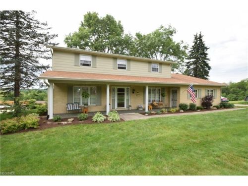 11438 Indian Hills Dr, Bolivar, OH 44612-8842