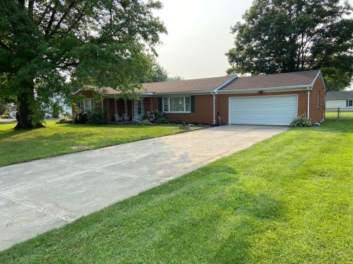 530 Trace Ct, Washington Ch, OH 43160-9426