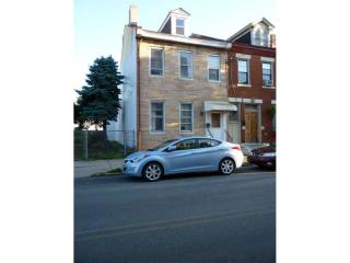 1820 Sarah St, Pittsburgh, PA 15203-1826