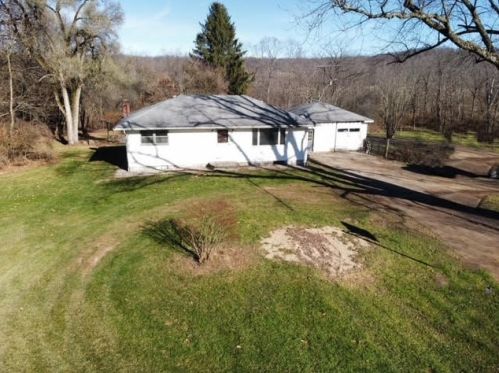 3961 Bethel New Wilmington Rd, New Wilmington, PA 16142-1713