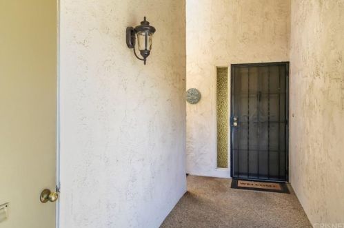 26703 Oak Pluma Ct, Santa Clarita, CA 91321-1440
