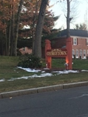 78 Yorktown Dr, Springfield MA 01108-3136 exterior