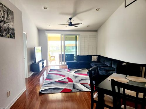 6270 Huntington Lakes Cir, Naples, FL 34119-7950