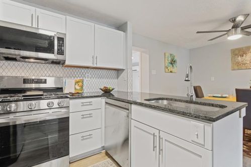 4936 Barberry St, Pittsburgh PA 15207-2110 exterior