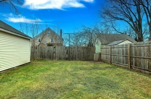 18 Cowles St, Milford CT  06461-4022 exterior