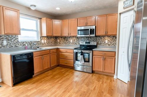 124 Cole Ct, Harmony PA  16037-7766 exterior