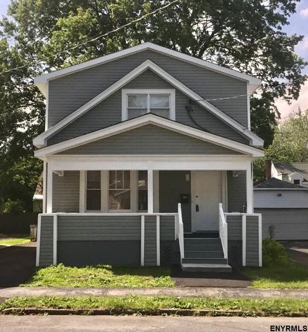 129 Toll St, Schenectady, NY 12302-1538