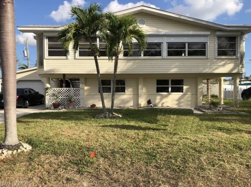 136 Bay Mar Dr, Fort Myers Beach, FL 33931-3808