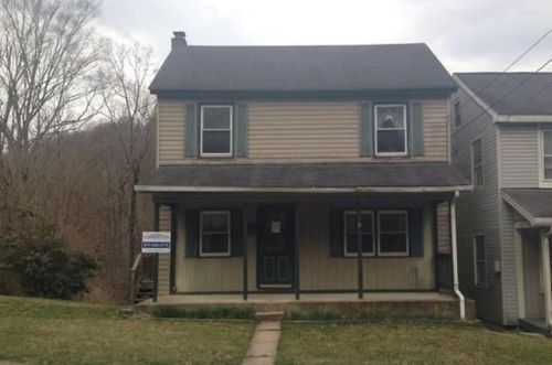 3541 Old Mill Rd, Slatington, PA 18080-3706