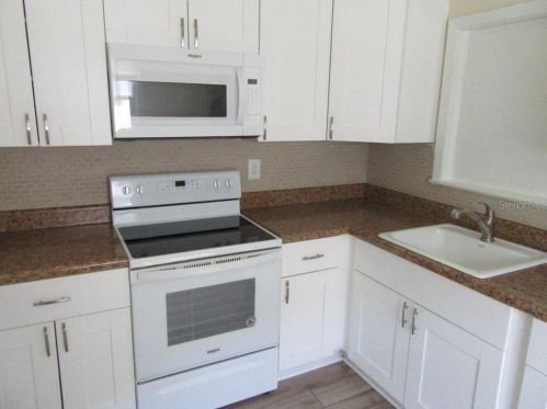 5141 3rd Ave, Saint Petersburg, FL 33707-1915