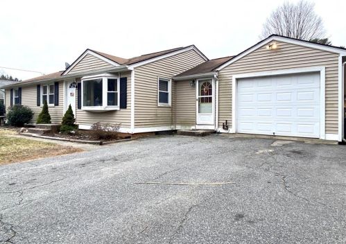 4 Poulin Dr, Putnam CT  06260-1010 exterior
