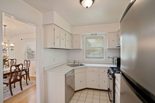 412 Valley Way, Bricktown NJ  08723-4914 exterior