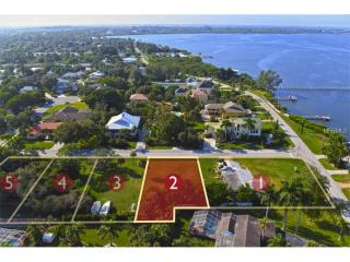 8106 17th Ave, Bradenton, FL 34209-9778