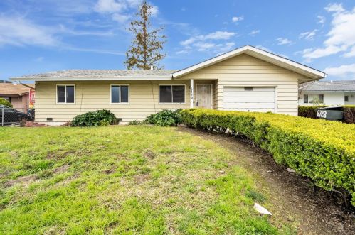6732 Thomas Dr, North Highlands, CA 95660-3757