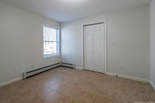 52 Summer St, Waterford CT  06385-2333 exterior