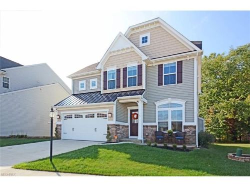 6106 Meadow Farm Ln, Lorain, OH 44053-1984