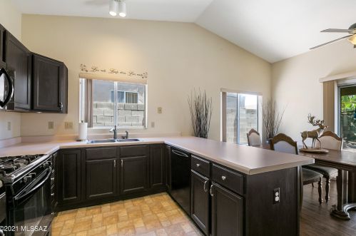 5143 Warbler St, Tucson, AZ 85742-9162