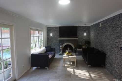 27067 Alabastro Dr, Santa Clarita CA  91354-2215 exterior
