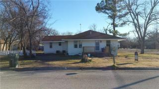 122 Locust St, Tecumseh, OK 74873-4230