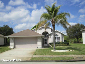 3840 Saint Armens Cir, Melbourne, FL 32934-8352
