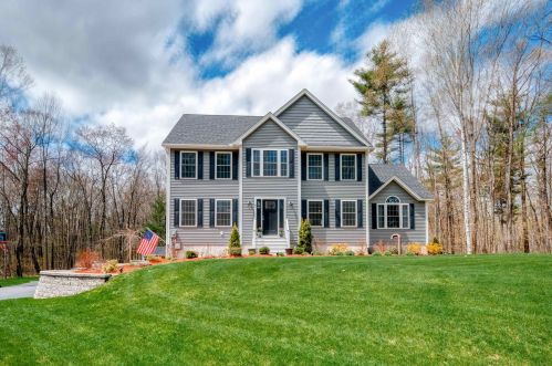 47 Floyd Rd, Derry NH  03038-4712 exterior