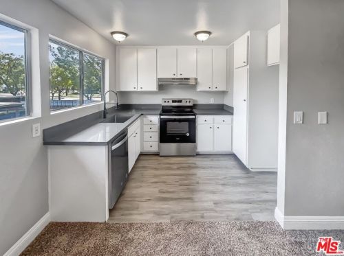 234 Springview, Irvine CA  92620-1970 exterior