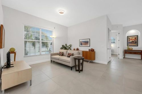 1935 Seville Blvd, Naples, FL 34109-3367
