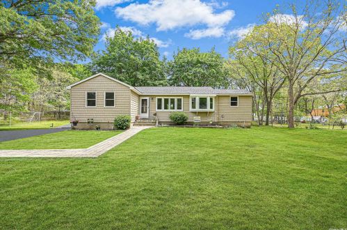 59 Old Saddle Rd, Panamoka, NY 11961-2930