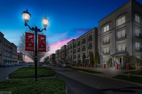 1 Commerce Sq, Trenton NJ  08691-0002 exterior