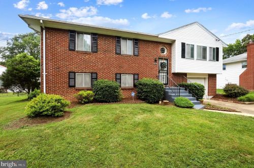 5819 Keppler Rd, Temple Hills, MD 20748-3633