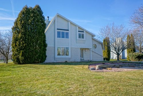 5015 Desoto Ct, Waukesha, WI 53151-7664