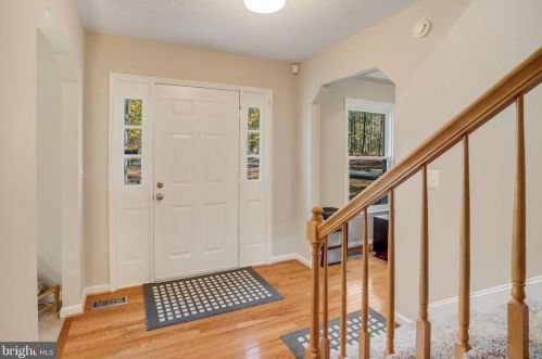 11704 Bacon Race Rd, Woodbridge, VA 22192-5716