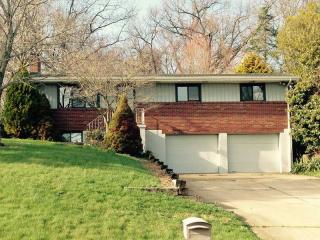 115 Fulton Dr, Valencia, PA 16059-2013