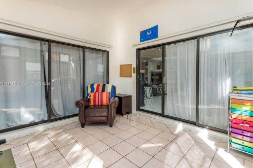 216 9th St, Dania Beach FL  33004-4439 exterior