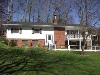 405 Wakefield Dr, Hendersonville, NC 28792-3051